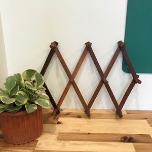 Accordion Peg Rack